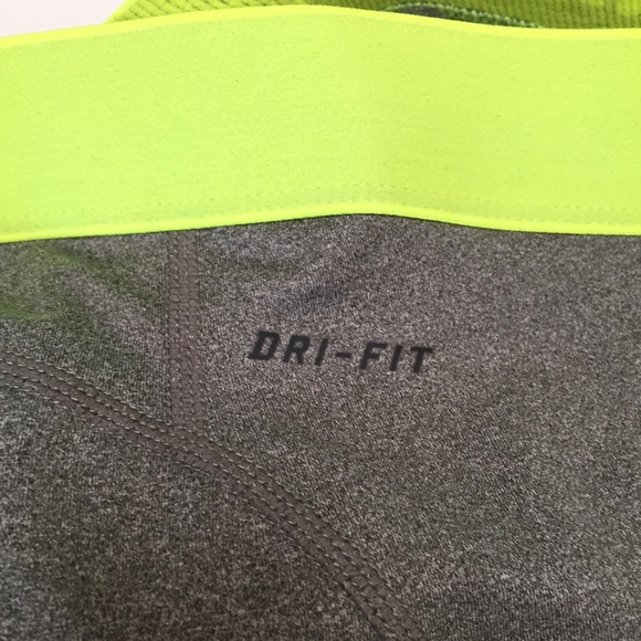 Nike XL women dri-fit workout compression capris - Picture 4 of 4