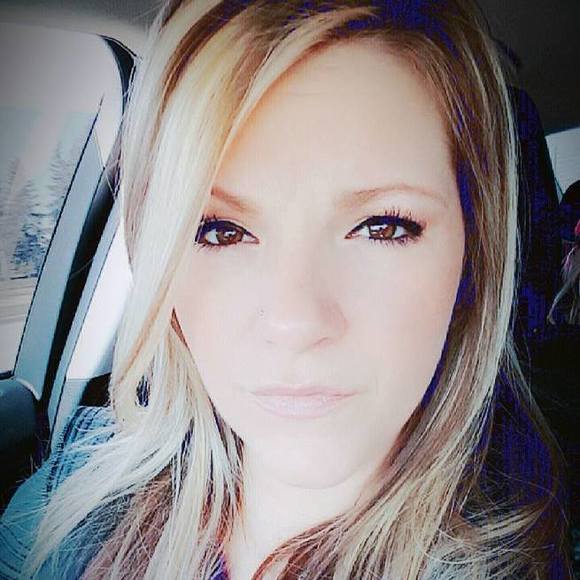Meet your Posher, Shana