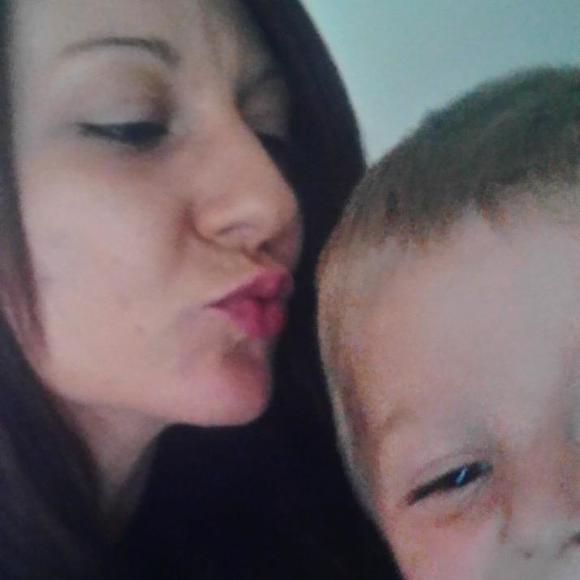 Meet your Posher, Ashlee - Picture 1 of 1