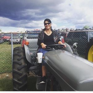 Meet your Posher, Angie