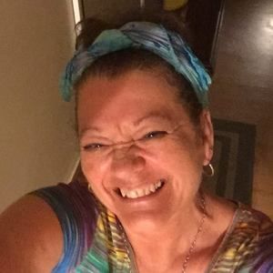 Meet your Posher, Debi