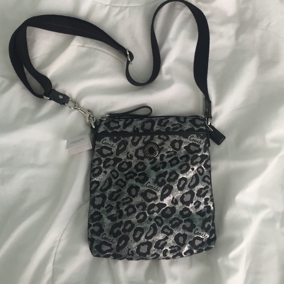 NWT Coach leopard print shoulder bag - Picture 1 of 3