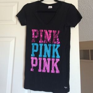 Black v-neck PINK