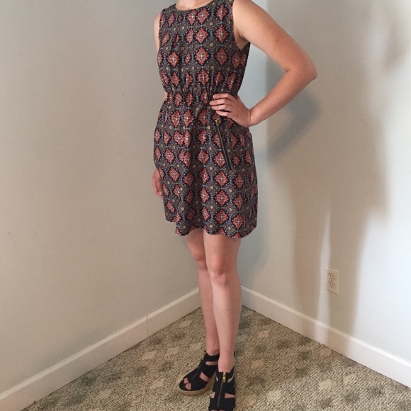 Patterned dress - Picture 2 of 3
