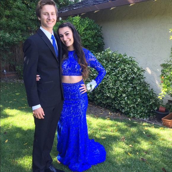 Beautiful royal blue two piece gown. - Picture 4 of 4