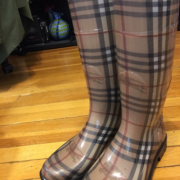 Burberry rain boot