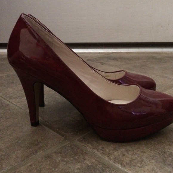 Heels - Picture 2 of 3