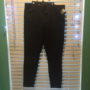 Black leg zipper jeans