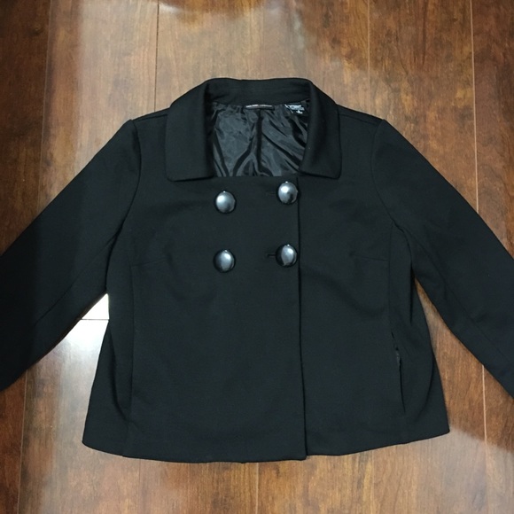 black coat - Picture 2 of 4
