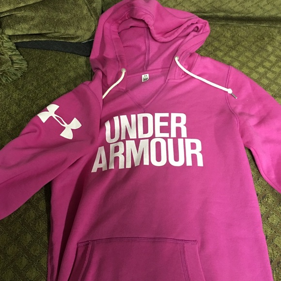 Under armor Pink sweatshirt