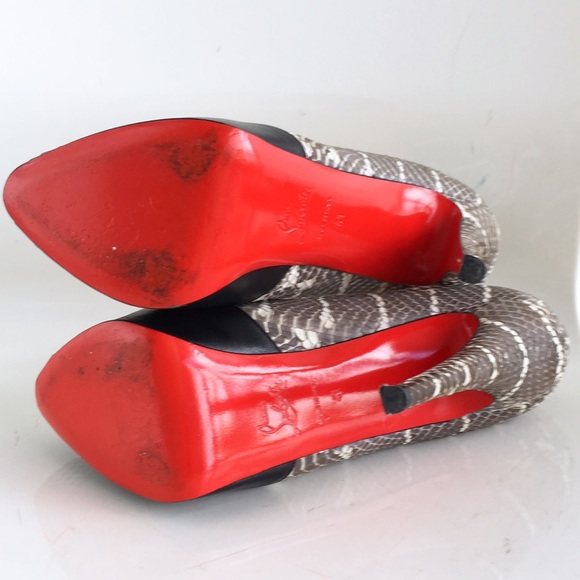 🎉 SOLD 🎉 Authentic Louboutin Maggie Pumps - Picture 4 of 4