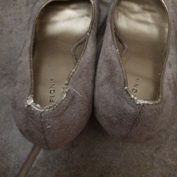 Heels - Picture 3 of 3