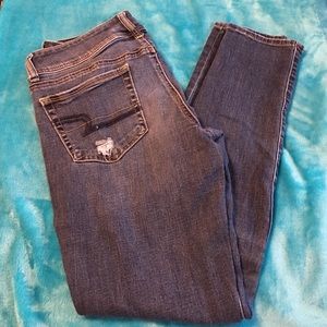 Size 8 American Eagle skinny jeans