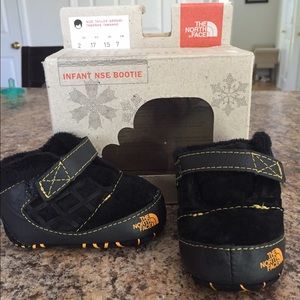 ❌SOLD❌North Face infant shoes