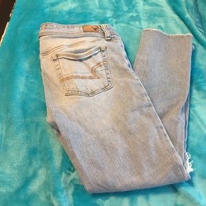 Skinny crop jeans with fashion holes