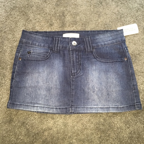 Forever 21 Denim Skirt; Size 24; NWT!