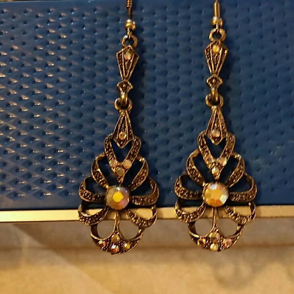 Earings - Picture 4 of 4