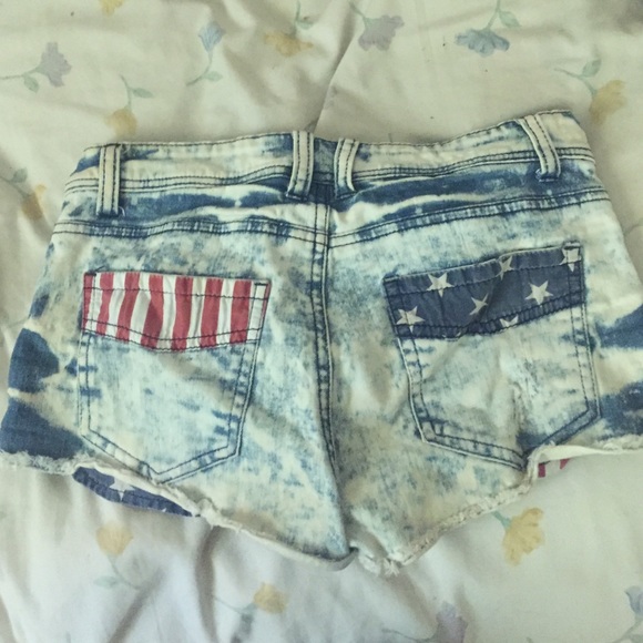 Shorts - Picture 2 of 2