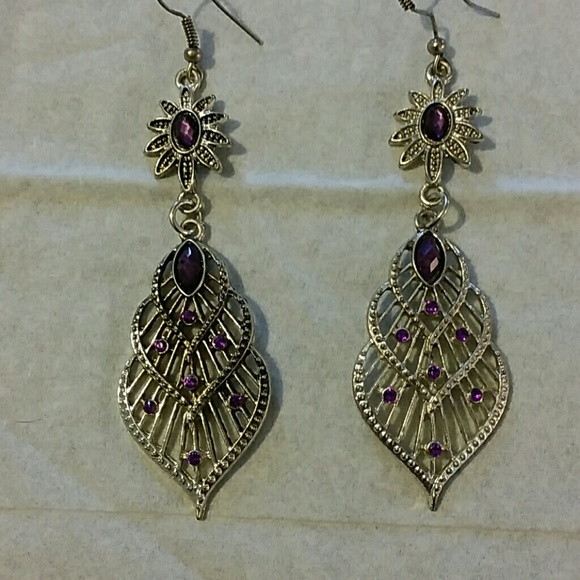 Earings - Picture 2 of 4