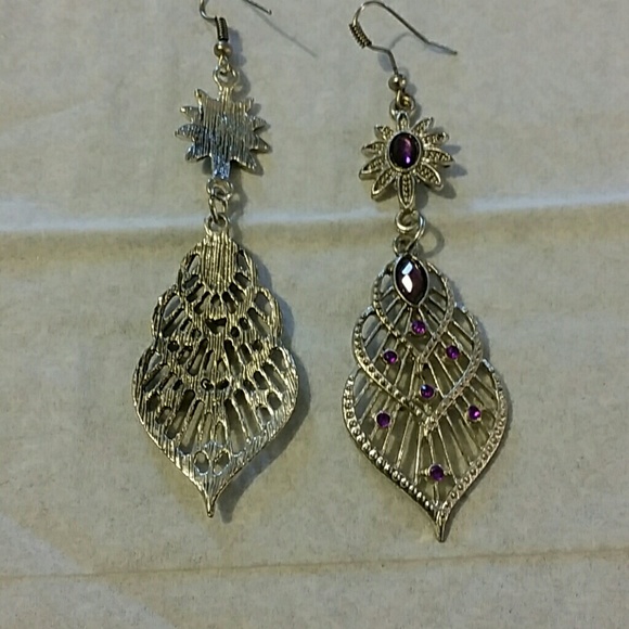 Earings - Picture 3 of 4