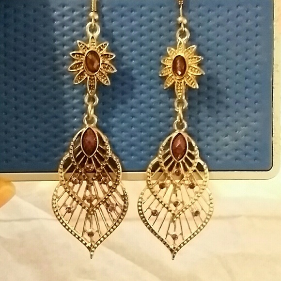Earings - Picture 4 of 4