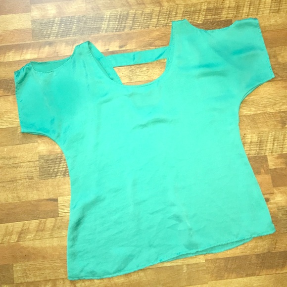 Aqua top