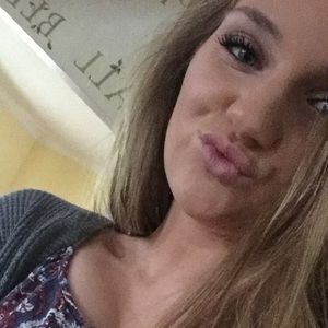 Meet your Posher, Caroline