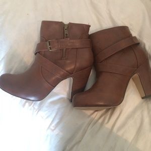 size 8 Madden girl booties