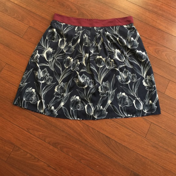Beautiful Floral Skirt 3XL - Picture 1 of 4