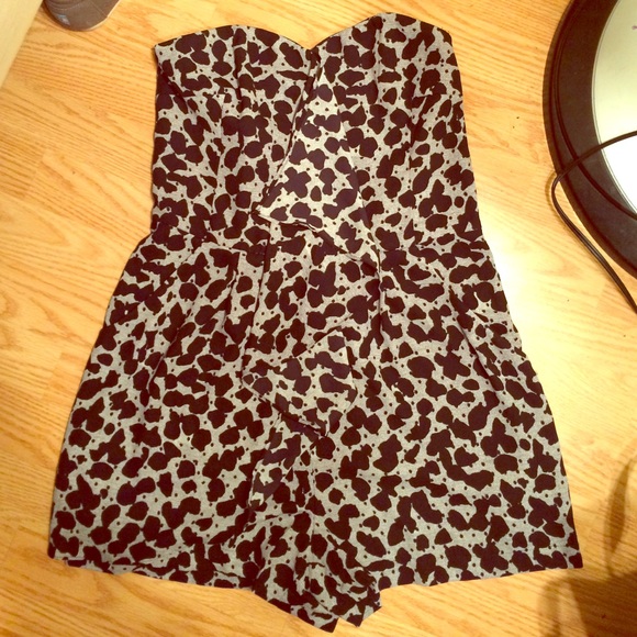 EXPRESS ROMPER SIZE 6