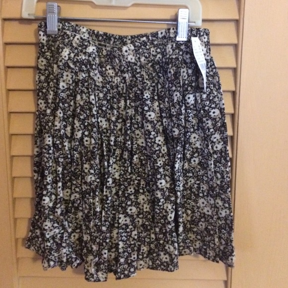 Brandy Melville Floral skirt