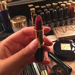 Estée Lauder pure color lipstick in passion fruit