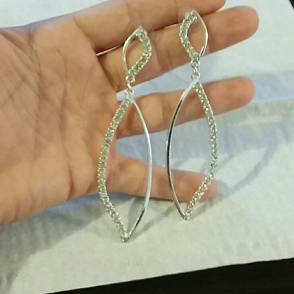 Earings - Picture 3 of 3