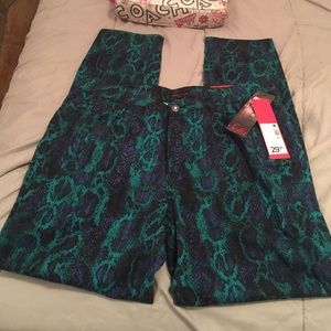 Sofia vergara skinny pants