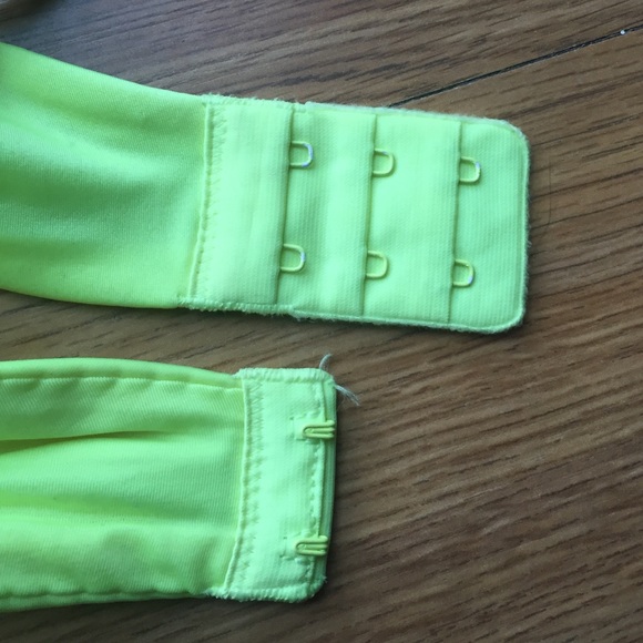 Victoria's Secret bra - Picture 2 of 4