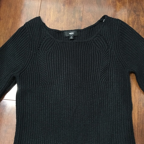 black sweater - Picture 2 of 4