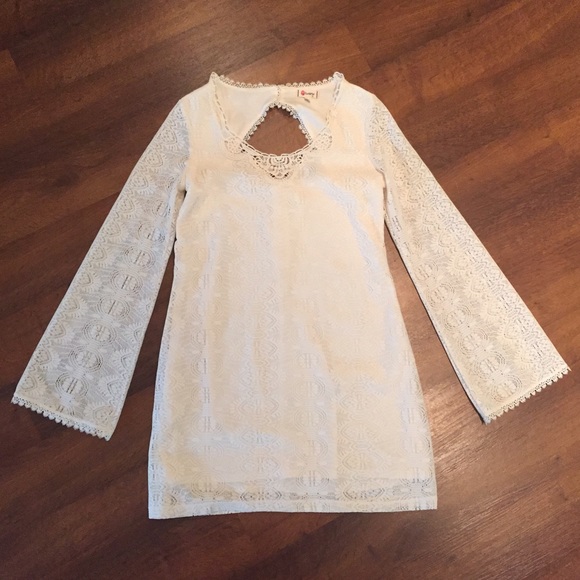 Olsenboye Dresses & Skirts - Olsenboye White Cream Lace Dress with bell sleeve
