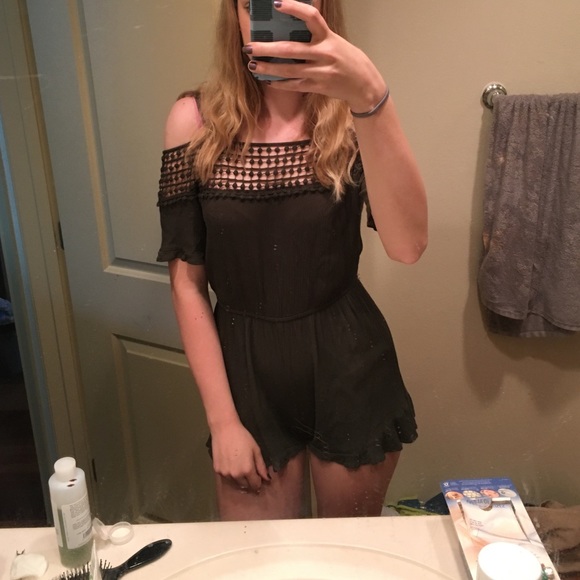 🎀Army Green Romper 🎀