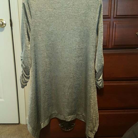 Shirt - Picture 3 of 4