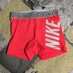 NWOT 🚨 Nike Pros
