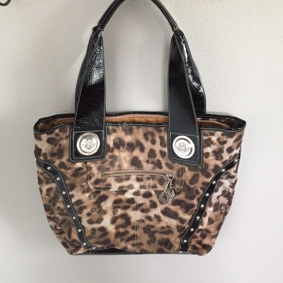 Oversized Kathy Van Zeeland cheetah print purse
