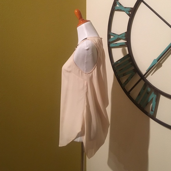 Ornate Neckline Top - Picture 4 of 4