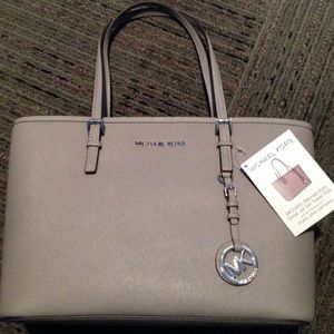 BRAND NEW w/tags Michael Kors purse