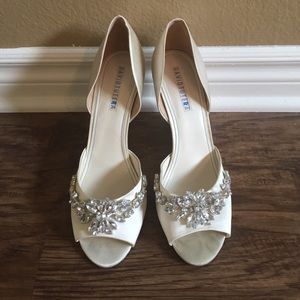 David Tutera Bridal Wedge