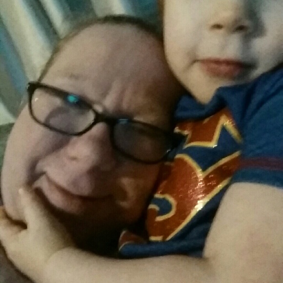 Meet your Posher, Jenn - Picture 1 of 1