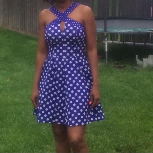 Beautiful blue polka dot dress from Guess - Picture 3 of 3