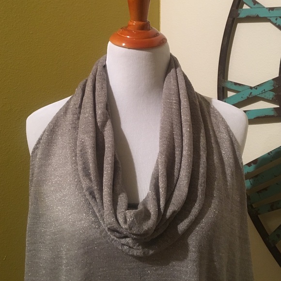 Thin Sleeveless Sweater - Picture 2 of 4