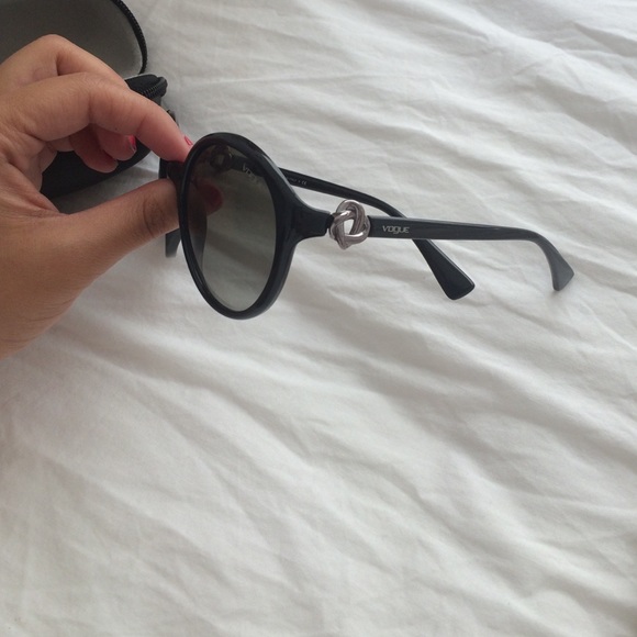 Vogue sunglasses main image 4