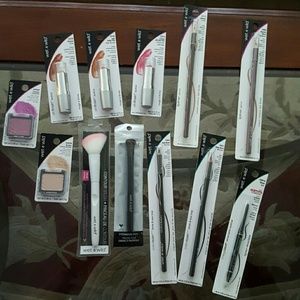 *FINAL MARKDOWN* 12 Item Wet & Wild Bundle