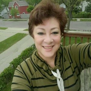 Meet your Posher, Aida